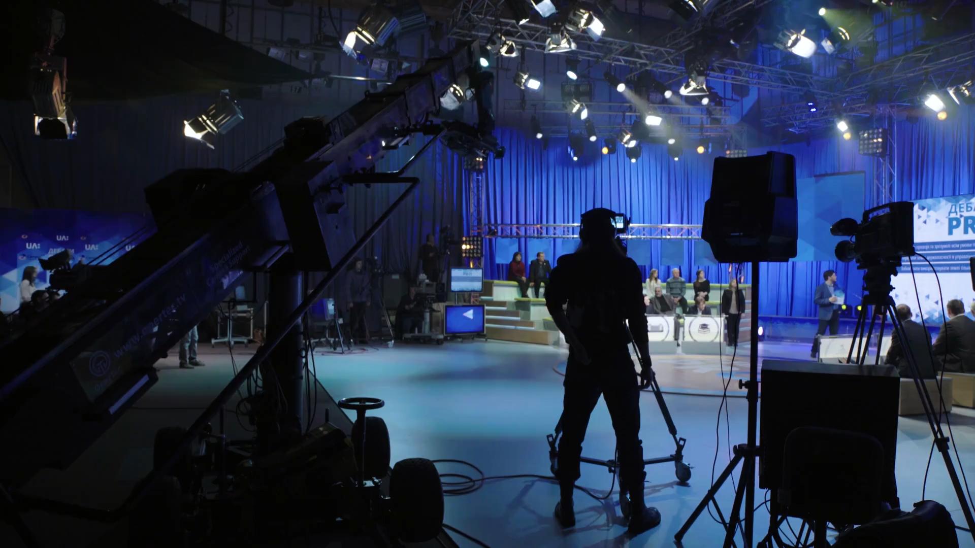 recording-tv-shows-in-a-tv-studio-SBV-346867857-HD_15.jpeg